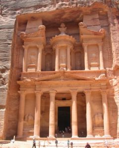 حضارات اختفت في ظروف غامضة ! Petra-240x300