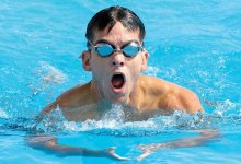 فوائد رياضة السباحة لجسم الرجل وعضلاته