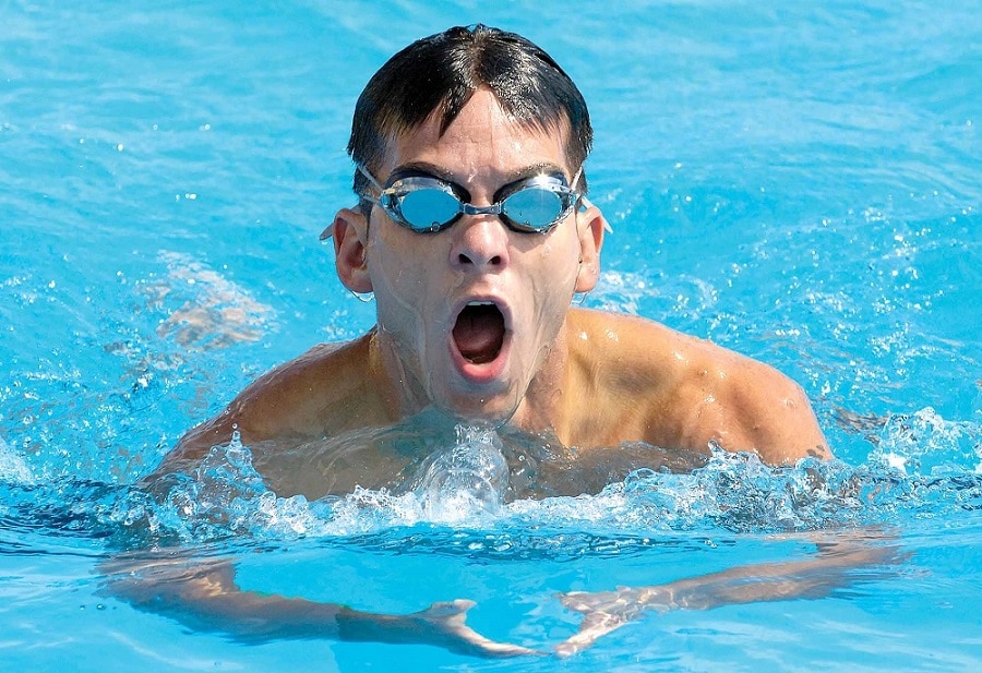 فوائد رياضة السباحة لجسم الرجل وعضلاته مجلة محطات