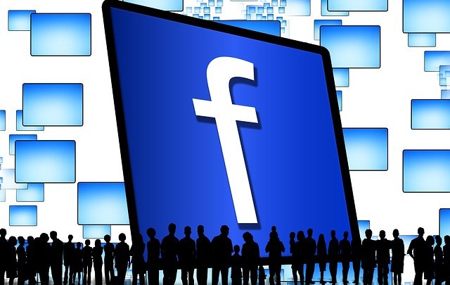 أعراض إدمان الفيسبوك ومخاطره المتوقعة