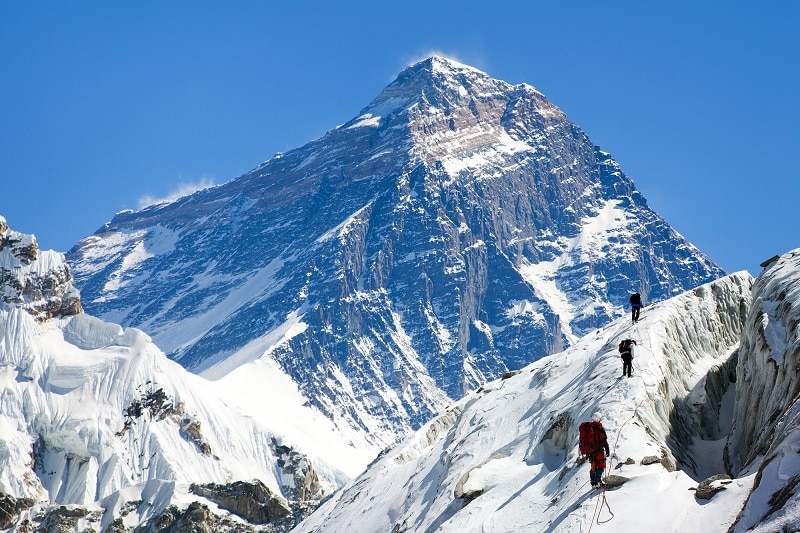   أعلى القمم الجبلية في العالم Mount-Everest