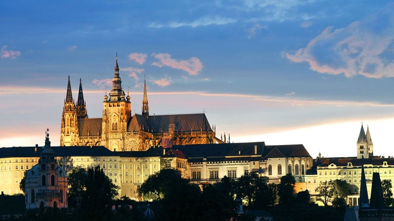 قلعة براغ أحد أفخم قصور العالم