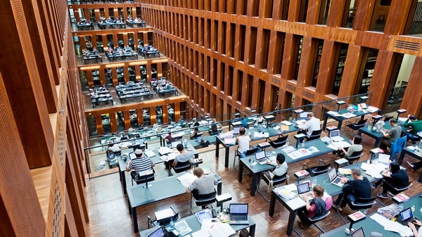 مكتبة جامعة هامبولت من أجمل مكتبة في العالم