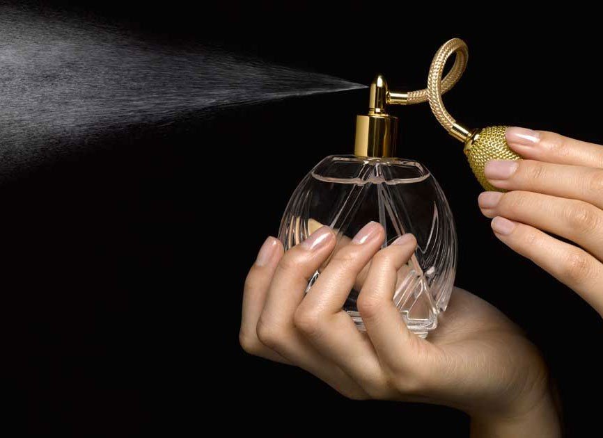 Kas unenäos parfüümi pihustamine on heade tõlkide jaoks hea enne? - Stations Magazine