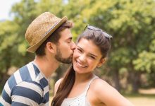 تفسير حلم شخص اعرفه يقبلني على خدي