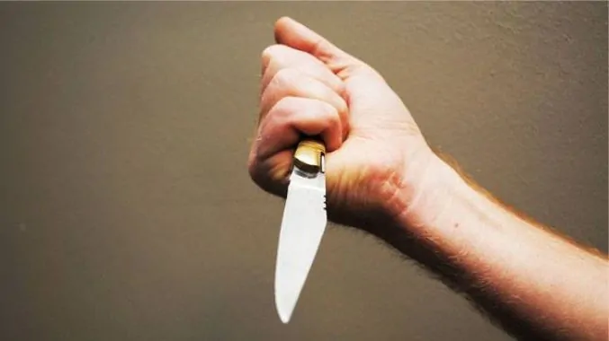 تفسير حلم شخص يريد قتلي بالسكين لابن سيرين - مجلة محطات