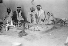 ال منصور وش يرجعون