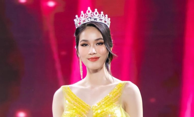 صور فستان ملكة جمال فيتنام المثير للجدل