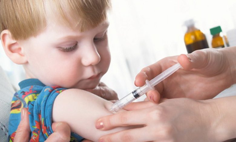 أهمية تطعيم الأطفال وماهي الحالات التي يمنع فيها تطعيم الطفل